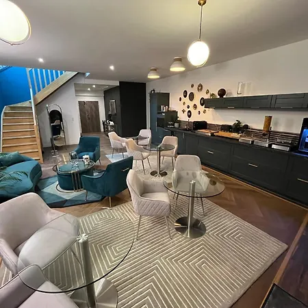 La D'ambroise Bed and breakfast 4*