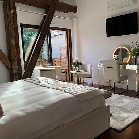 La D'ambroise Bed and breakfast 4*