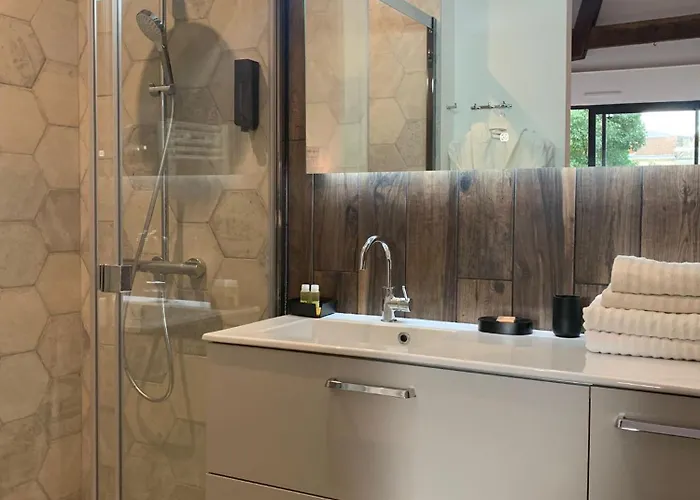 Bed & Breakfast La D'ambroise 4*