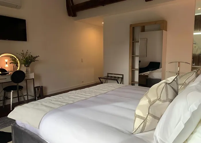 La D'ambroise Bed & Breakfast 4*