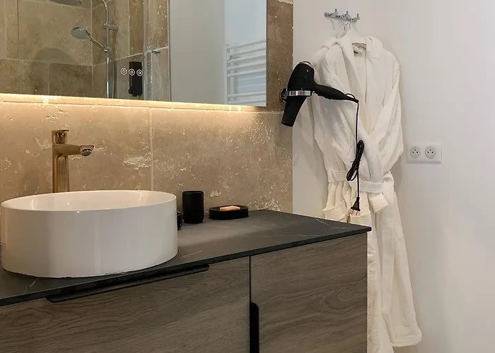 La D'ambroise Bed & Breakfast 4*