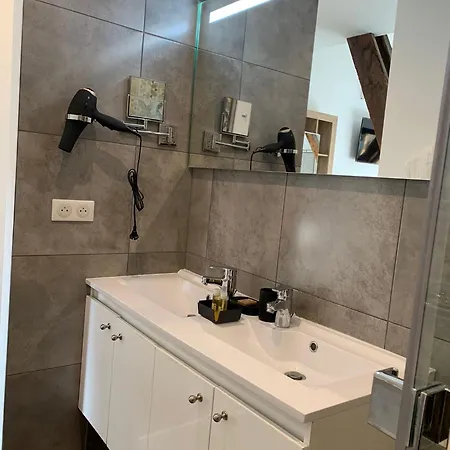 Bed & Breakfast La D'ambroise 4*