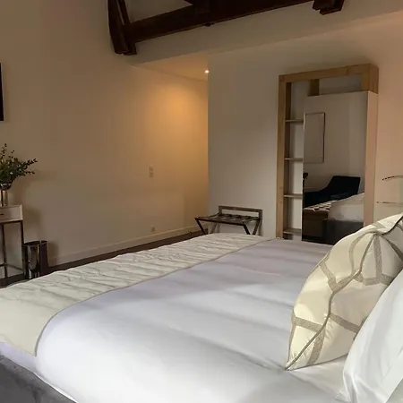 La D'ambroise Bed & Breakfast 4*